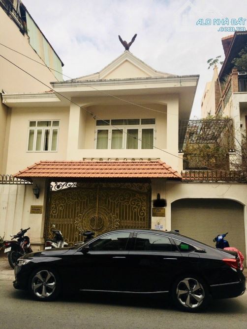 Xuất cảnh bán gấp biệt thự ngay Trường Sơn, P.2, Tân Bình (10x30m) 4 tầng, chỉ hơn 40 tỷ