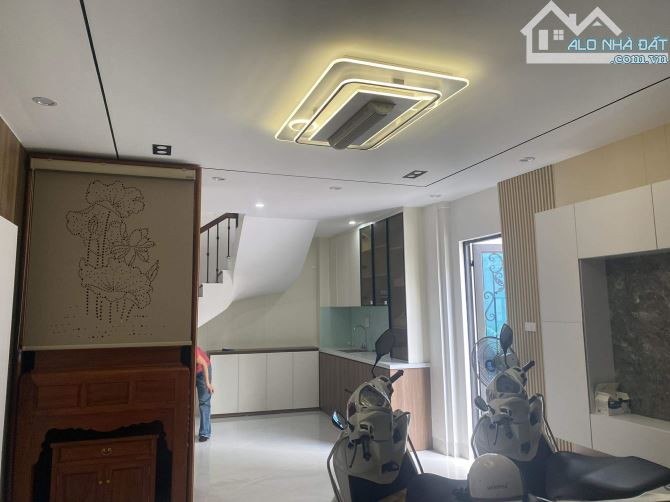 🏡 BÁN NHÀ 5 TẦNG 1 TUM – FULL NỘI THẤT CAO CẤP – TRUNG TÂM TRÂU QUỲ, GIA LÂM 🏡