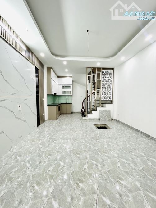 SIÊU PHẨM - NHÀ KHƯƠNG ĐÌNH - BÙI XƯƠNG TRẠCH 35M 5 TẦNG TRƯỚC NHÀ THOÁNG SÁNG