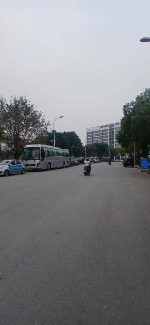 Bán gấp nhà Tứ Hiệp ô tô đỗ cổng ,dân xây chắc chắc diện tích rộng giá 5.99tỷ