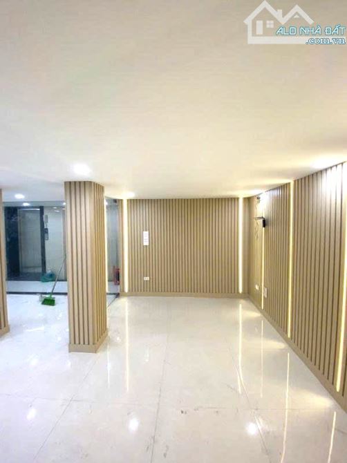 Nhà Trần Quý Cáp, Đống Đa, 54m2*6 Tầng, Mặt Tiền 6.6m, ga ra ô tô tránh, kinh doanh đỉnh