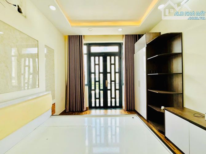 Nhà 3 tầng Quang Trung, Gò Vấp, gần Emart Phan Huy Ích, hẻm ô tô, full nội thất, 5 tỷ nỉnh