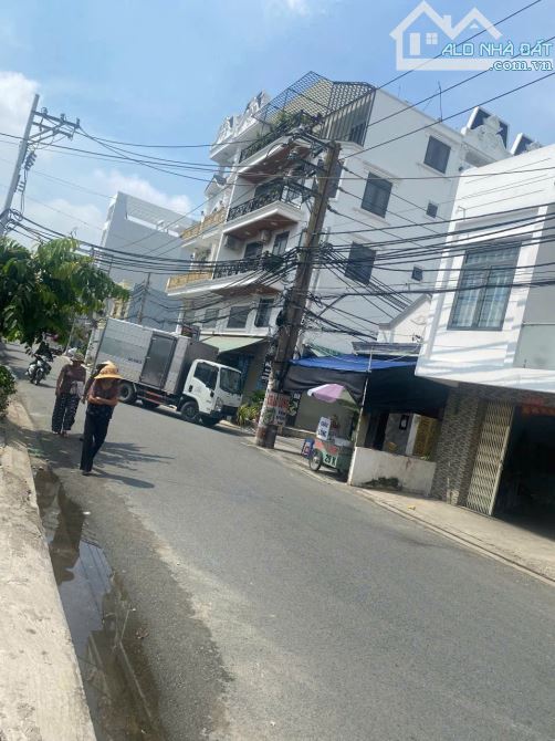 Mặt tiền Siêu Hiếm 413 Lê Văn Quới 111m2 ngang 5m -3 Tầng Nhỉnh 11 tỷ