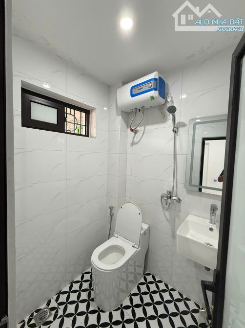 BÁN nhà B12 Tập Thể Nghĩa Tân 23/75 T5+6 3.950 tỷ Cầu Giấy