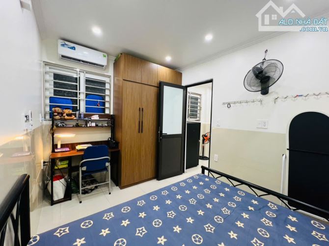 Phân lô ô tô tránh kinh doanh vỉa hè Hồng Hà Ba Đình 52m2*5T mt 4.8 23.6 tỷ.