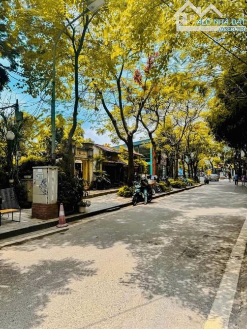Bán nhà mặt ngõ Trịnh Công Sơn , view Hồ 136 m2 xây 8 tầng thang máy mới tinh chỉ 46 tỷ