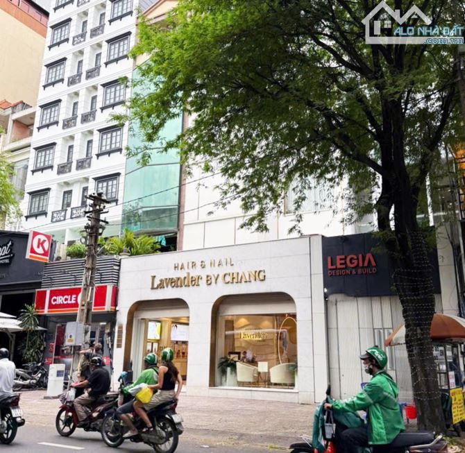 Bán nhà 2 MT trước sau Bà Huyện Thanh Quan, Q.3 - DT:10x30m - 3 Tầng - HĐT:250trđ - 200 tỷ