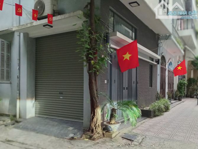 Bán nhà Nguyễn Công Hoan gần Đài THVN: lô góc 22m x 5T, kinh doanh, an sinh cực tốt.