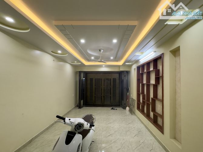 Nhà 4 tầng mặt ngõ thông Đằng Hải kinh doanh buôn bán tốt