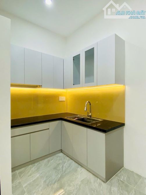 Nhà đẹp HXH Full nội thất 42m2 x 2 tầng sổ hồng chính chủ giá nhỉnh 5 tỷ