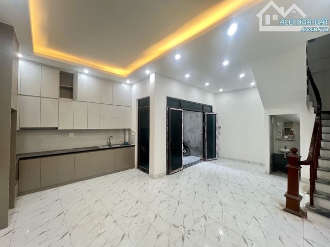 BÁN GẤP NHÀ TỰU LIỆT- NHÀ MỚI - 15m ra ô tô tránh- 5 tầng 5 ngủ- 60m- 7.85 tỷ