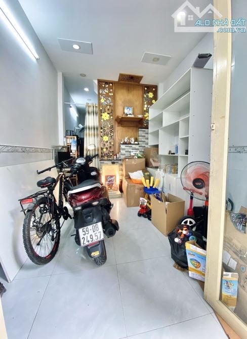 2.9tỷ, Bán nhà 2 tầng Bình Tân, giáp Tân Phú, 24m2- 2 Pn- Sổ hồng riêng