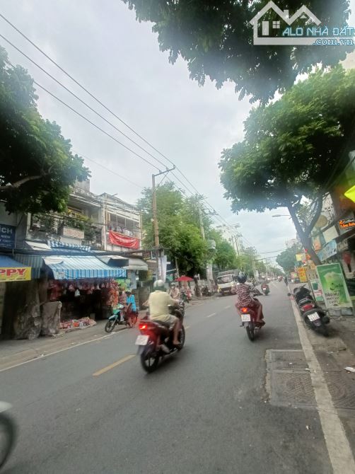 CHỈ 5 .7 TỶ SỞ HỮU NHÀ HẺM XE HƠI - ÂU DƯƠNG LÂN - QUẬN 8 - 3 TẦNG BTCT - HOÀN CÔNG