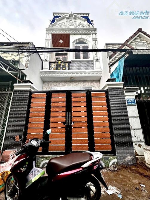 NHÀ TRỆT LẦU 2PN HẺM 876 TRẦN NAM PHÚ - P. TÂN AN, TPCT