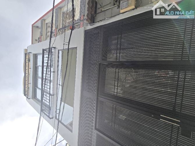 NGAY LÊ VĂN SỸ PN NHÀ MỚI 3 MẶT ĐƯỜNG RỘNG THOÁNG SẠCH 49M2