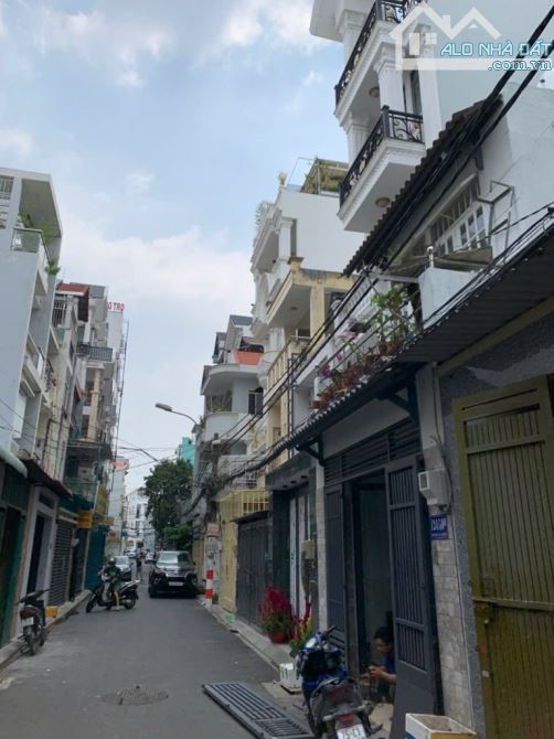 Khó tìm nhà kinh doanh Tân Bình? 3 tầng 4x14 m, hẻm 5 m – giá 7.1 tỷ”
