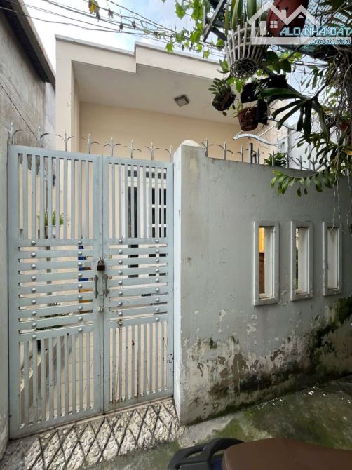 Bán nhà cấp 4 cách đưng Ô tô 13 bước chân di chuyển thuận tiện
