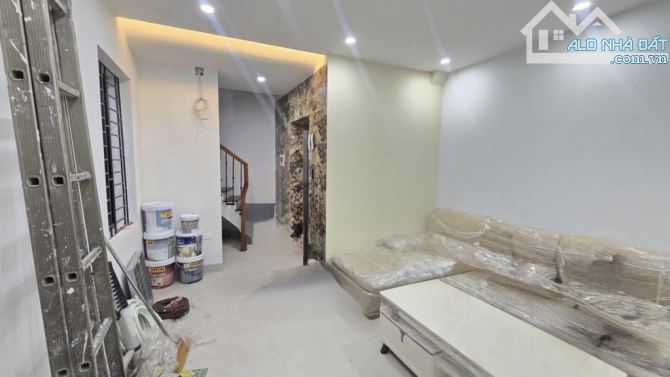 Dương Quảng Hàm - 38m2 - 6 tầng - Thang máy - Gần phố - Phân lô