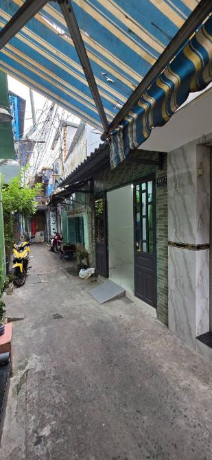 Phạm Thế Hiển, P5, Q8. DT 3,4 x 18( sổ CN 33m²). Giá 2,4 tỷ TL.