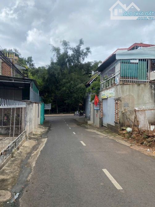 BÁN NHÀ MẶT TIỀN ĐƯỜNG HÀM NGHI. DT: 5,74 x 22M. GIÁ: 3,9 TỶ
