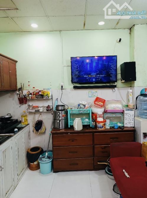 1,9 tỷ- Bán nhà Nhỏ 12 m2- Dtsd 36m2- 3 tầng- Ngã tư 4 xã, Bình Tân- sổ riêng