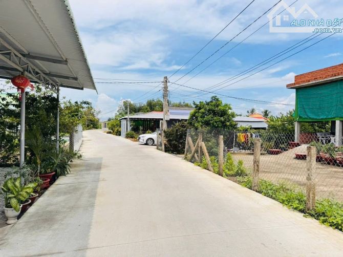 125m2 thổ cư Tân Trụ đường bê tông ô tô tới đất giá 395triệu Sổ Hồng riêng