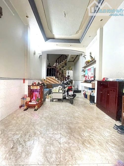 CHỦ ĐỊNH CƯ CẦN BÁN GẤP NHÀ NAM KỲ KHỞI NGHĨA - 4 PHÒNG NGỦ - NỞ HẬU - GIÁ 10.5 TỶ!