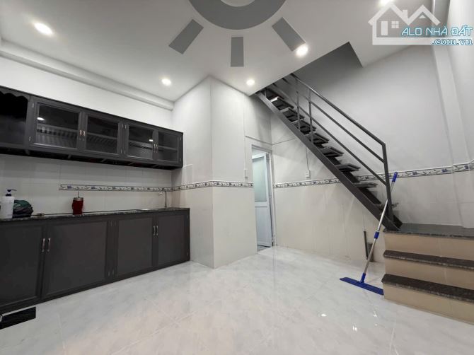 HIẾM BÁN-NHỈNH 2TỶ-SỔ HỒNG RIÊNG-NHÀ MỚI ĐẸP VÀO Ở NGAY-GIÁP Q.TÂN PHÚ-GẦN AEON MALL
