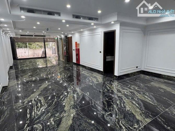 Cho thuê mặt bằng tầng 1,2 diện tích 120m2/tầng_Giá thuê 50 triệu/tháng đường Nguyễn Hoàng
