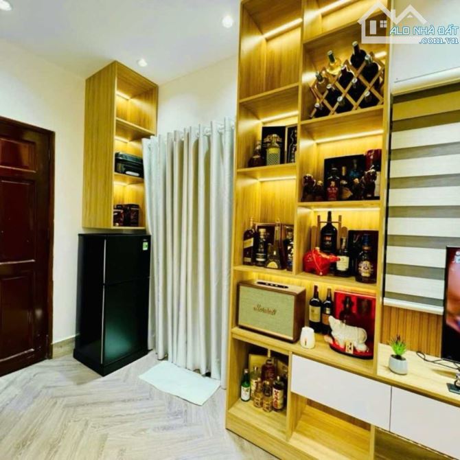 BÁN CHDV 4 TẦNG TRẦN THÁI TÔNG, P.15, TÂN BÌNH, 7X12M, 8 PHÒNG, 12,8TỶ TL