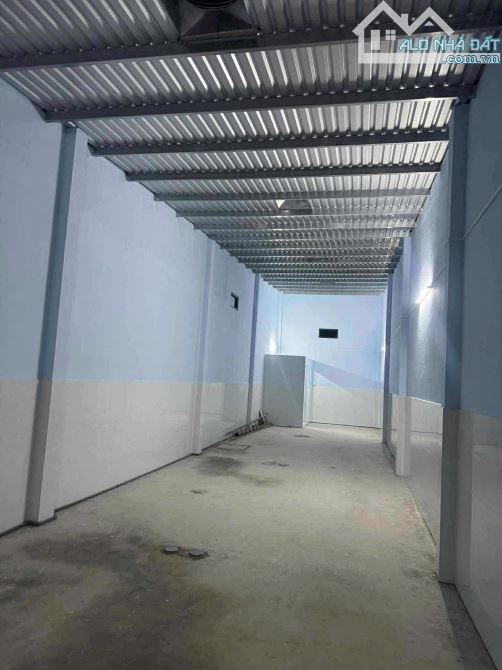 cho thuê kho xe tải tới nhà DT: 4.6*26 giá chỉ 9triệu