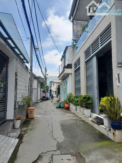 HXH - Nhà kiên cố -2 Tầng BTCT- 46m² – Cách MT Nguyễn Duy Trinh 100m – Chỉ 4,2 Tỷ