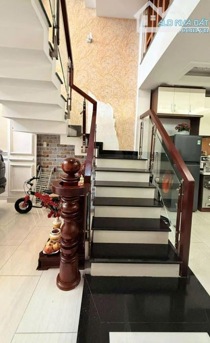 HXH thông 4,2x24 gồm 5PN 4WC Phạm Văn Chiêu P9 Gò Vấp