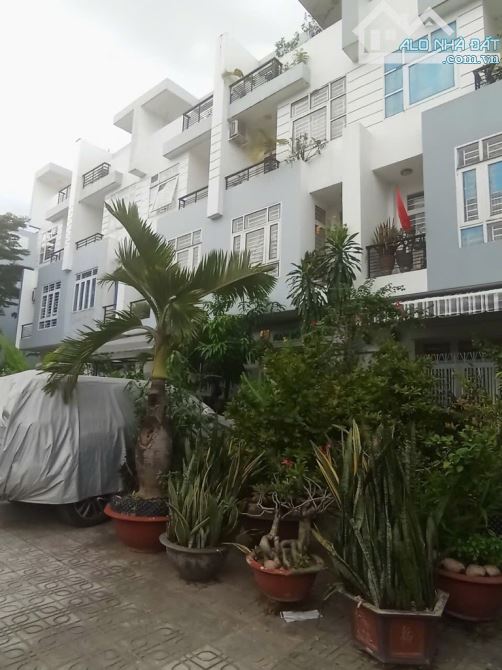 CỰC HIẾM! BIỆT THỰ MẶT TIỀN HUY CẬN - KDC GIA HOÀ - NỘI THẤT CAO CẤP, GIÁ TỐT 18.2 TỶ!