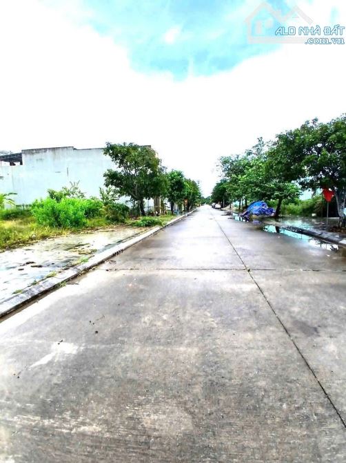 📌📌📌LÀM VIỆC TRỰC TIẾP GIÁ TỐT !!!bán lô golden hill