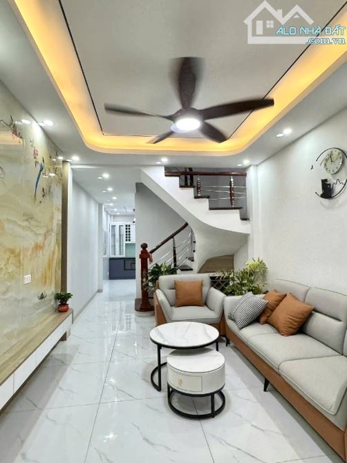 🏡 MỸ ĐÌNH – 5 TẦNG DÂN XÂY TÂM HUYẾT – NGÕ RỘNG, NÔNG, THOÁNG SÁNG – 40M² CHỈ HƠN 8 TỶ 🏡