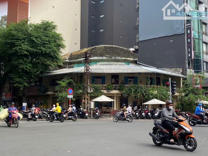 🏢 NHÀ GÓC 2 MẶT TIỀN – BÙI THỊ XUÂN, Q1 – 24x24m – THU NHẬP 20.000 USD – GIÁ CHỈ 360 TỶ
