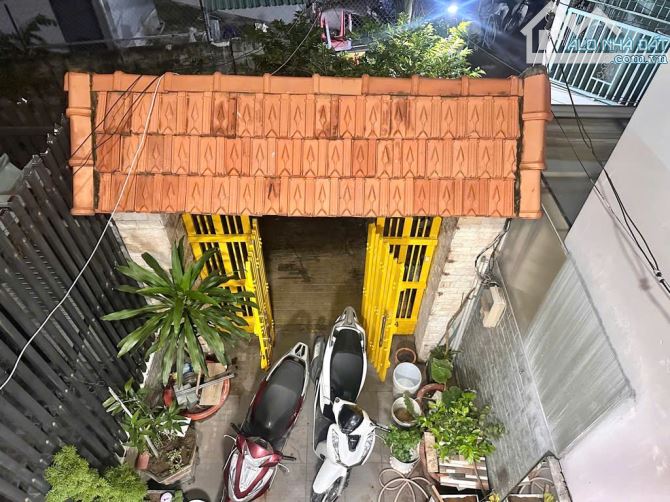 Nhà 4 tầng Trường Thọ Thủ Đức 65m2 chỉ nhỉnh 5 tỷ
