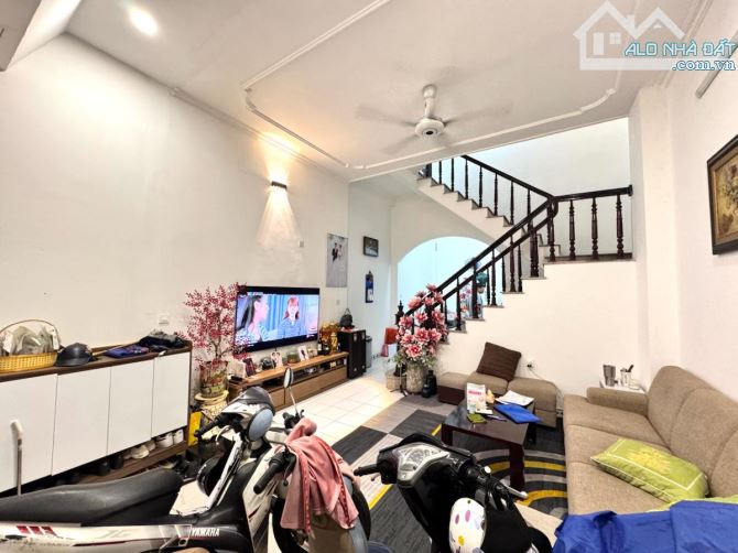 Nhà đẹp mới xây Kim Đồng, 45m x 4 tầng, nhỉnh 9 tỷ