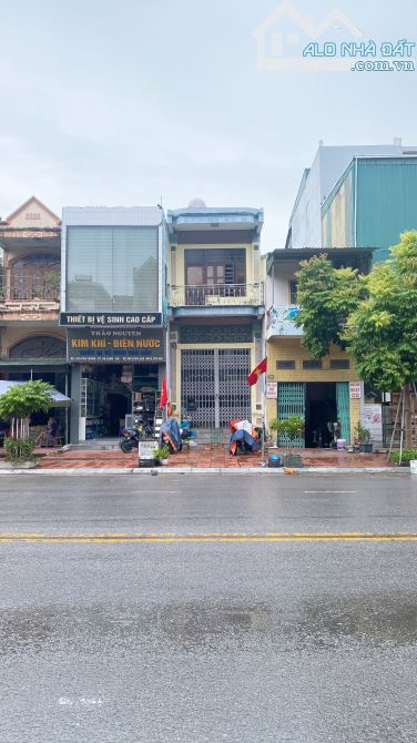 Bán Nhà 2 Tầng-Mặt Đường Chính Cao Thắng-TP Hạ Long-S=73,5m- giá 5,8 tỷ