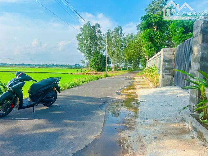 LÔ ĐẤT VIEW CÁNH ĐỒNG LÚA CỰC ĐẸP, KẾ BÊN THỊ TRẤN,THỔ CƯ, CÁCH BIỂN CHỈ 10 PHÚT DI CHUYỂN