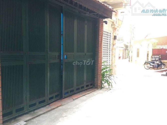 Cho thuê nhà nguyên căn trong ngõ 38 Xuân La, phường Xuân La, Tây Hồ. DT 58m x 4 tầng,