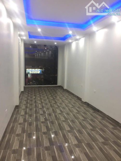 NHÀ MẶT PHỐ QUANG TRUNG HÀ ĐÔNG-GẦN NHÀ THI ĐẤU -KINH DOANH ĐỈNH-VỈA HÈ-40M2*5T*MT3M*15TỶ