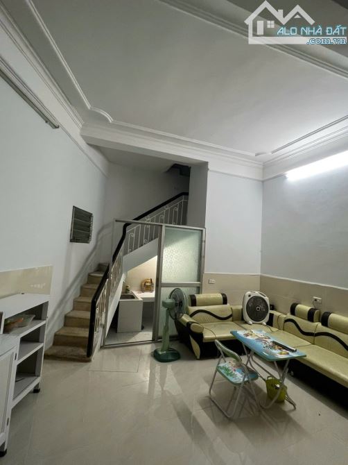 Cho thuê nhà riêng ngõ 345 Khương Trung, Thanh Xuân. DT 40m x 2 tầng, giá 8tr