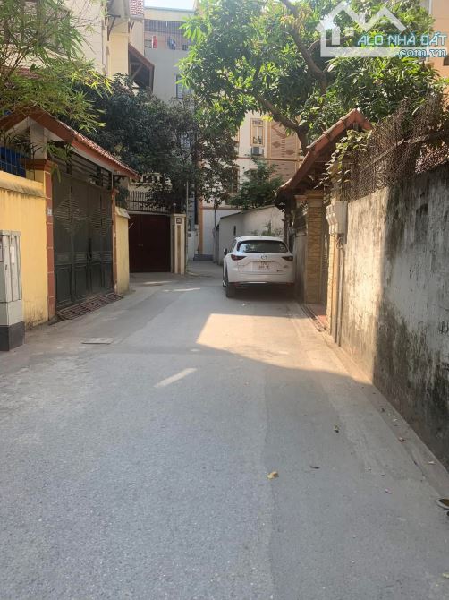 Bán nhà phố Lê trọng tấn thanh xuân. 50m2. Ô tô lùi cửa . 15m ra ô tô tránh . Giá hơn 13ty