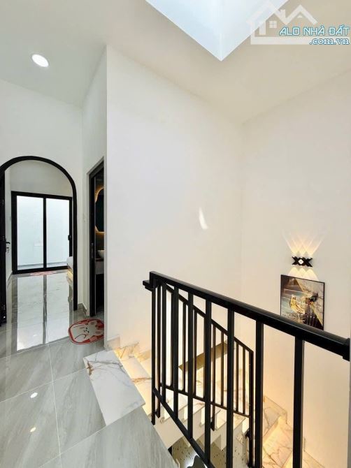 Chốt ngay căn nhà đẹp 52.8m2 ngay Dương Quảng Hàm, Gò Vấp. Giá: 3 Tỷ 090, nhiều tiện ích - 10