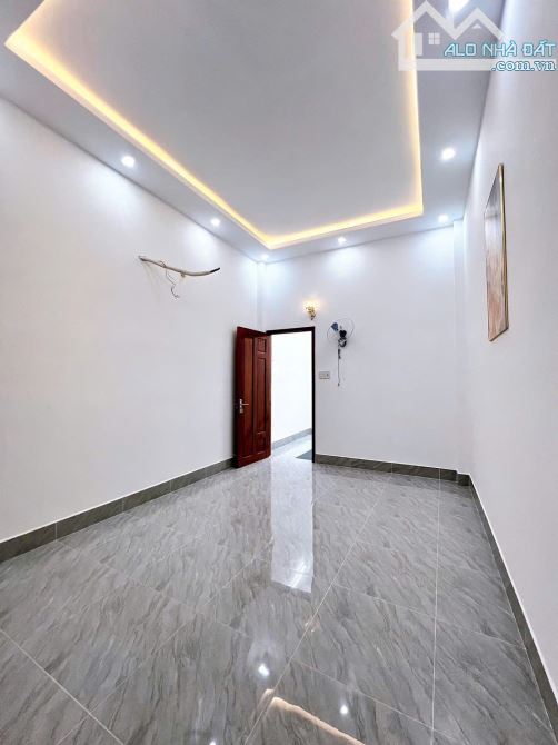 Bán Nhà Trệt Lầu 5PN Hẻm 138 Trần Hưng Đạo - 1