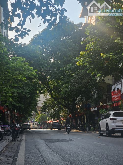 MẶT PHỐ - LÊ TRỰC - ÔNG ÍCH KHIÊM - 6 TẦNG - MT 4.2M - VỈA HÈ - KINH DOANH - NHỈNH 20 TỶ - 1