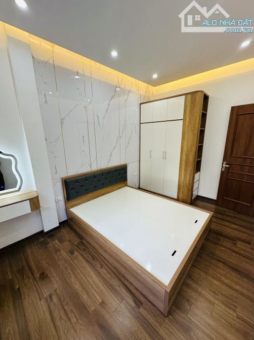 Nhà Dân Lô Góc 3 Thoáng Nội Thất Đẹp , Giá Tốt Nhất Thị Trường - 1