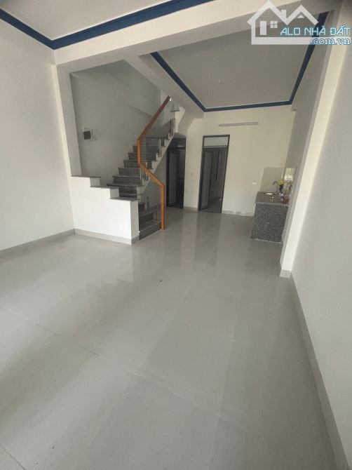 BÁN NHÀ 2 TẦNG MỚI XÂY – VỊ TRÍ ĐẸP P. QUẢNG THÀNH, GẦN DỰ ÁN SUN GROUP - 1
